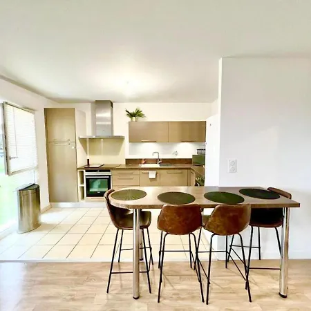 L'atelier Chic - Wifi Fibre - Parking Privee - Balcon - Netflix Apartment