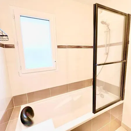 Apartment L'atelier Chic - Wifi Fibre - Parking Privee - Balcon - Netflix Lanester